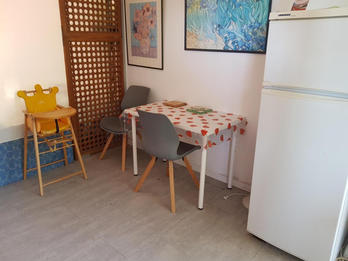 La Croisee Des Chemins Bed and Breakfast Calvisson Εξωτερικό φωτογραφία
