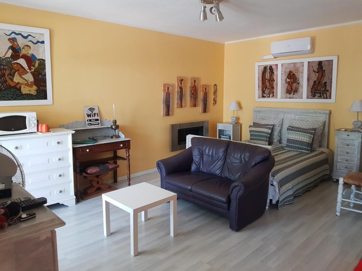 La Croisee Des Chemins Bed and Breakfast Calvisson Εξωτερικό φωτογραφία